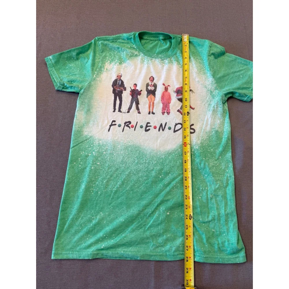 Christmas Tee Size M “Friends” Elf, Home Alone, Clark Griswold, Ralphie, Grinch - Picture 5 of 6